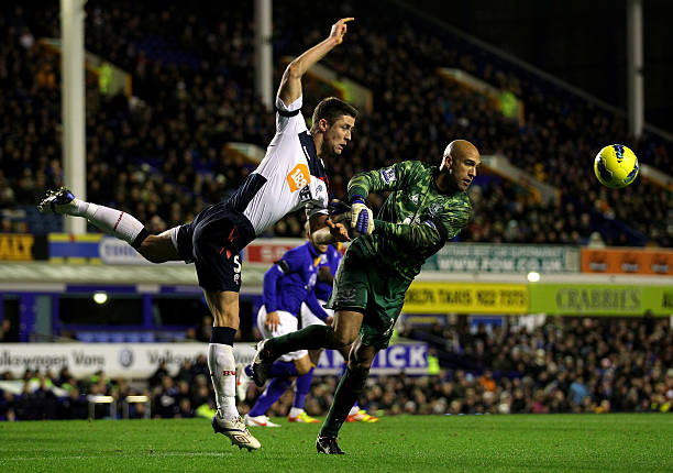 攻和防守两 攻和防守两